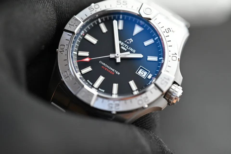 Breitling Avenger 42 mm miniatura