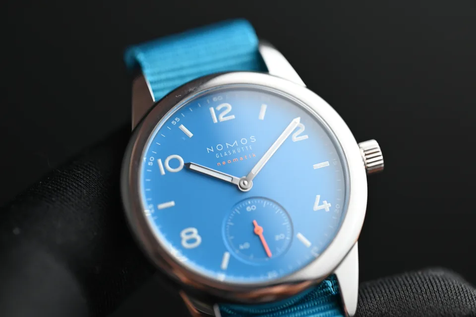 Nomos Club Neomatik Signal Blue 37MM