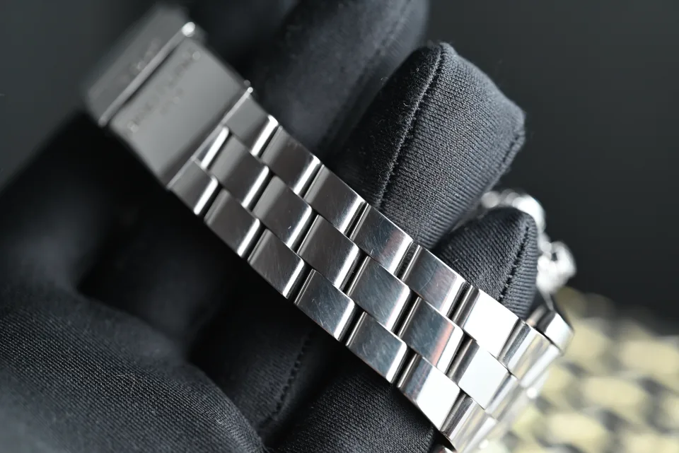 Breitling Super Avenger II miniatura