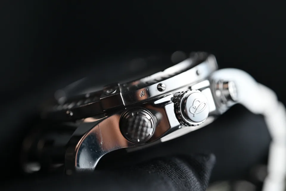 Breitling Super Avenger II miniatura