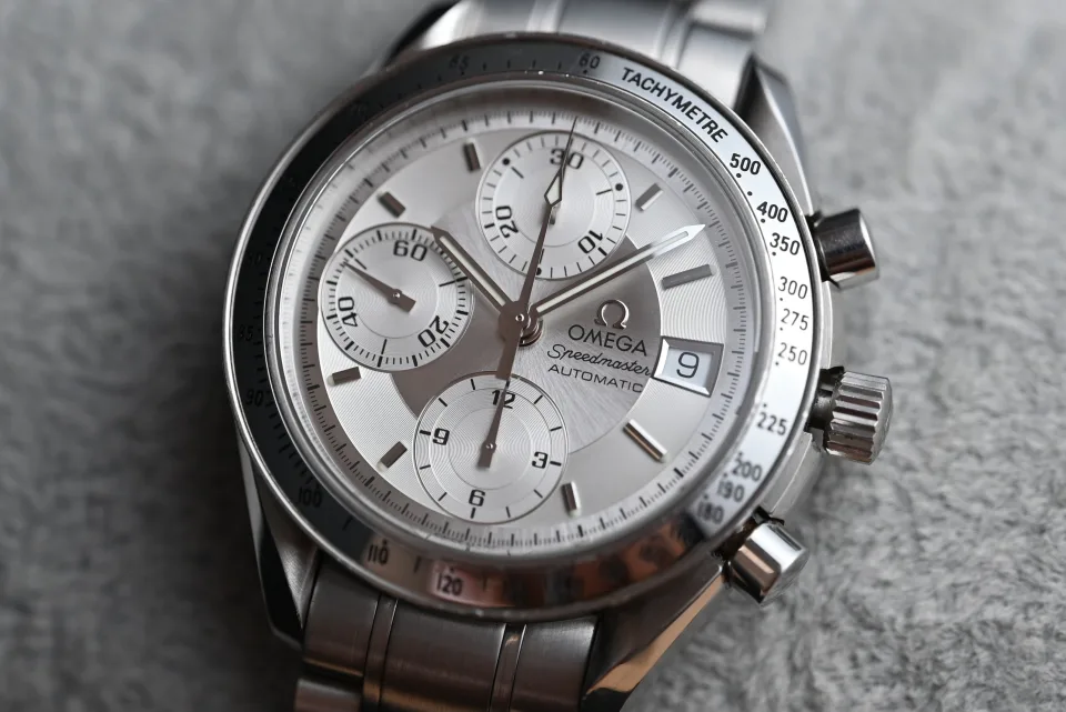 Omega Speedmaster Date 39 mm miniatura
