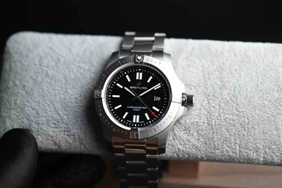 Breitling Colt 44