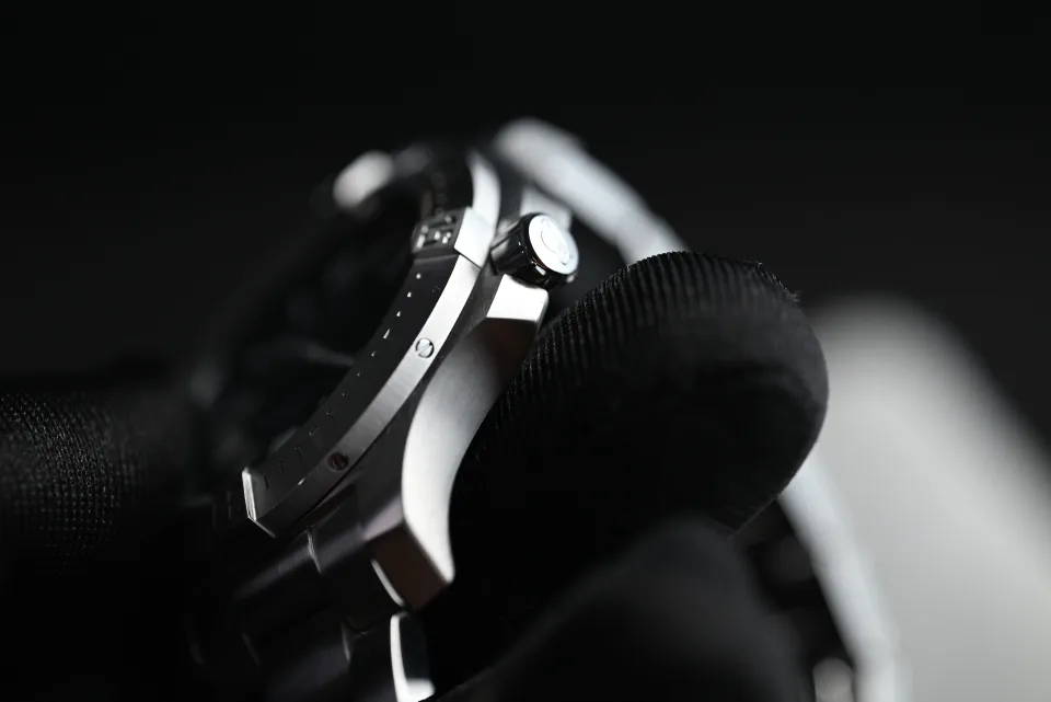 Breitling Colt 44
