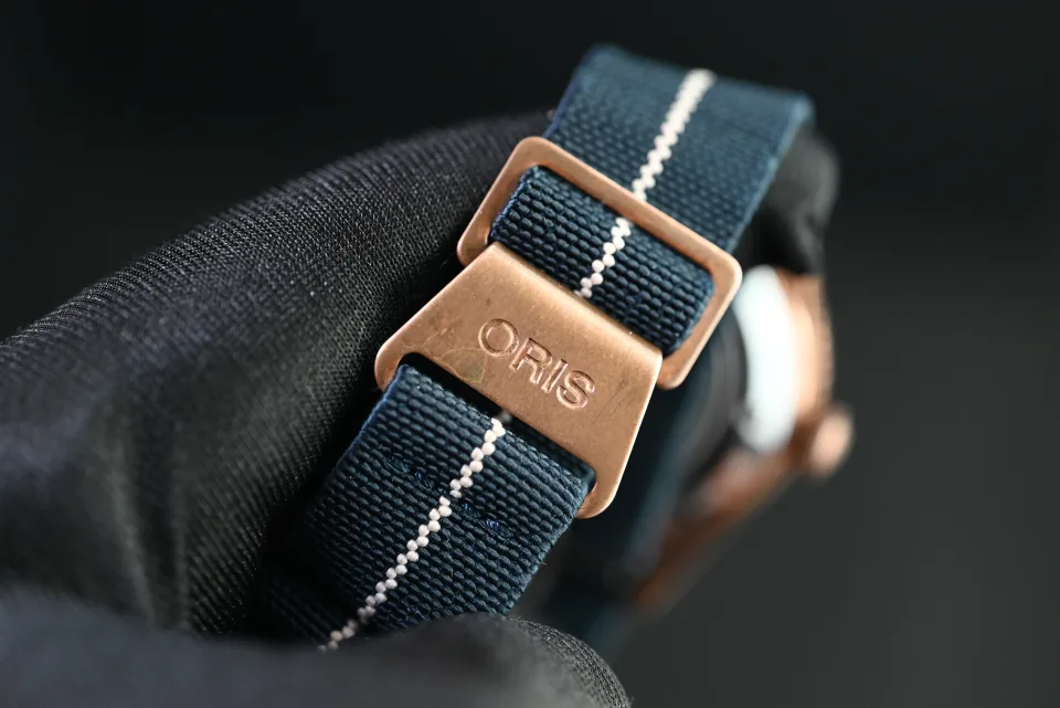 Oris Carl Brashear Calibre 401 Limited Edition miniatura