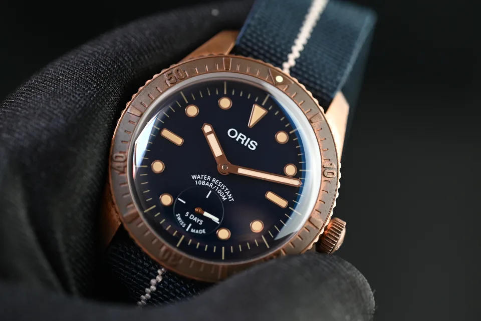 Oris Carl Brashear Calibre 401 Limited Edition miniatura