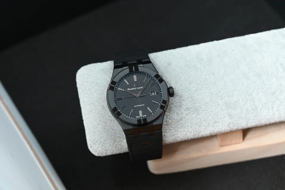 Maurice Lacroix AIKON Automatic Gunmetal PVD Limited Edition AI6008-PVB00-330-2 miniatura